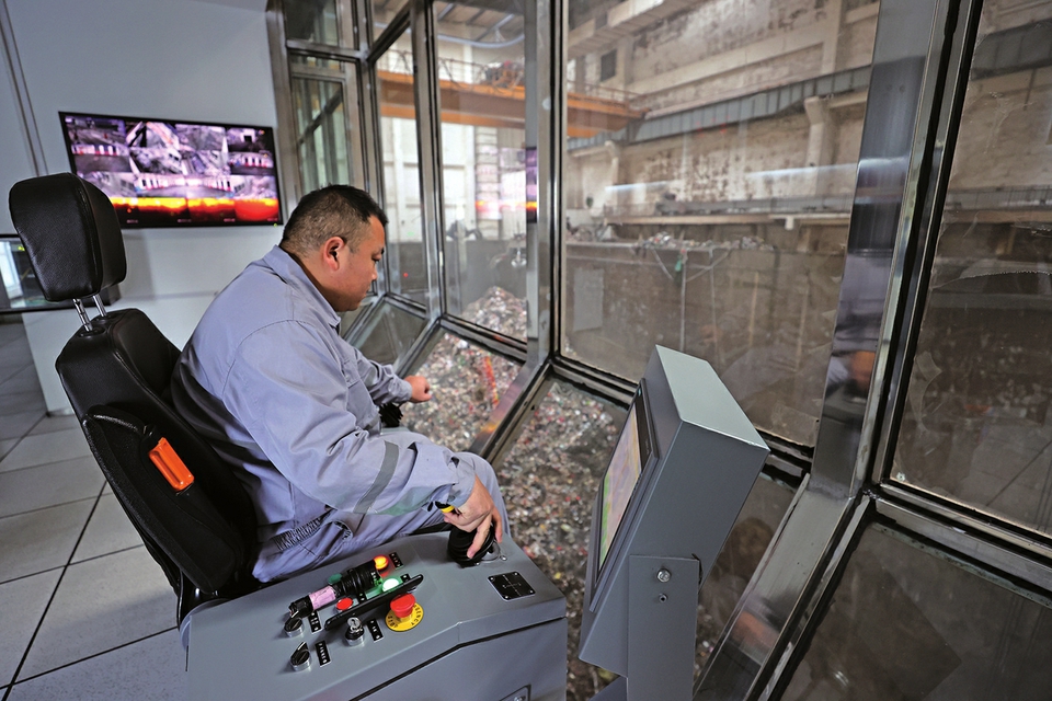 長(cháng)清馬山垃圾焚燒發(fā)電項目日焚燒約1500噸，年發(fā)電2億度，可滿(mǎn)足近6萬(wàn)戶(hù)家庭一年的用電 垃圾焚燒 發(fā)電生金